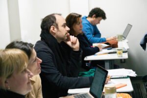 Quelle Formation AESH Peut-Elle Être Complétée En 60 Heures 3 formation aesh en classe avec ordinateur portable