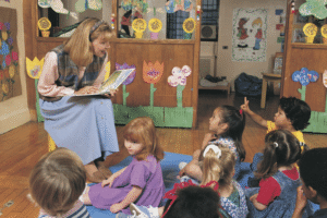 Quelle Filière Professionnelle Choisir Après la 3ème Pour Réussir 3 jeunes etudiants discutant orientation scolaire futur