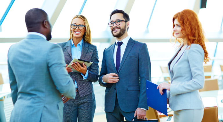 personne consultant offres formation avec conseiller